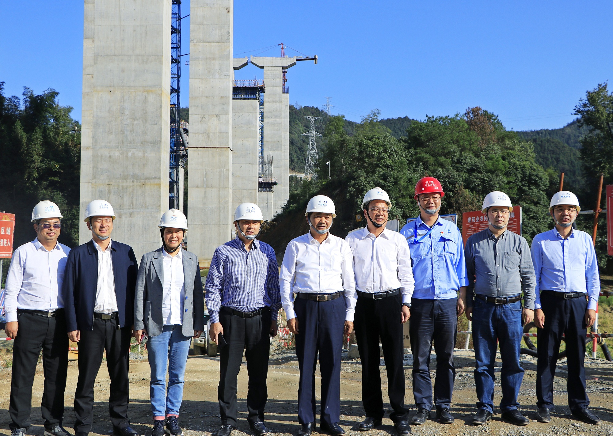 20201030142263.jpg 周雄飛調(diào)研指導平伍7標項目建設_副本.jpg