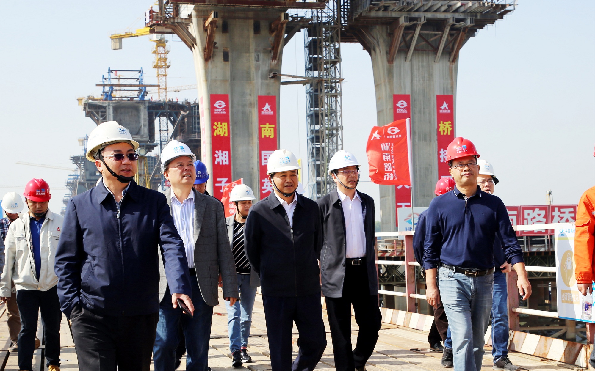 20201030815538.jpg 周雄飛調(diào)研指導平益項目建設305_副本.jpg