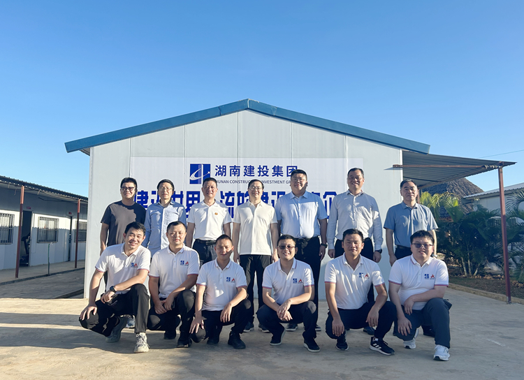 20250422455405.jpg 職工合影_副本.jpg